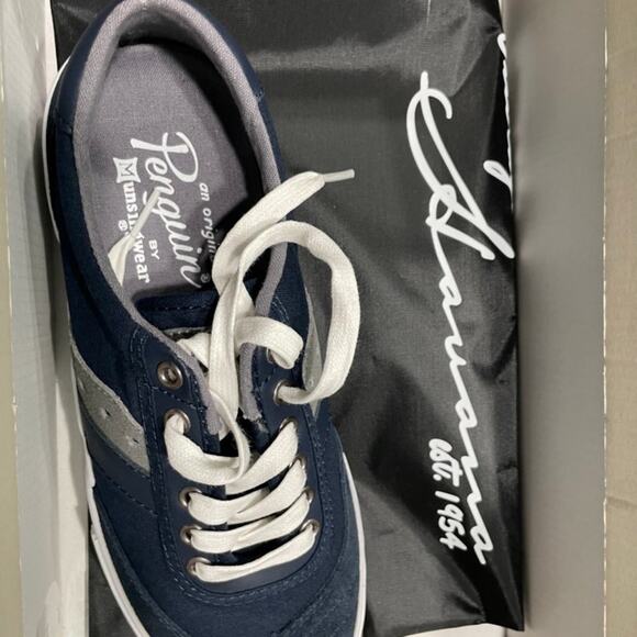 Penguin suede sneaker navy size 7 - Picture 5 of 9